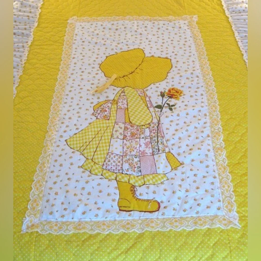 🌼Vintage 1970s Beautiful Yellow Floral Quilt Ruffle Bedspread Twin Holly Hobbie